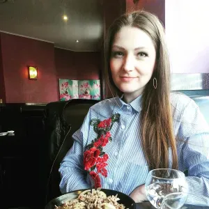 Femme sérieuse dynamique pour ménage repassage 