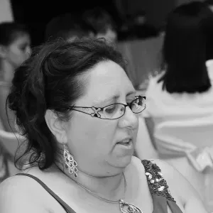 Auxiliaire parentale cherche gentille famille