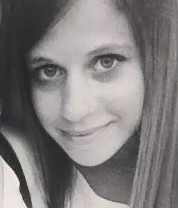 Baby-sitter expérimentée, douce et créative