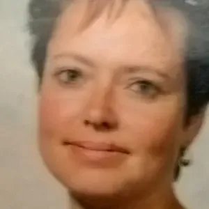 jeune mamie garde vos enfants