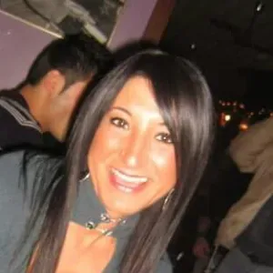 Cercasi lavoro pulizie domestiche  