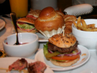 Brunch animé dans l'ouest parisien !